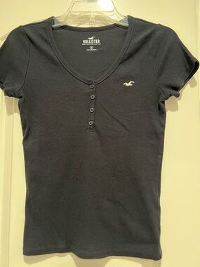 🖤 Hollister Black Ribbed Short Sleeve Henley Tee